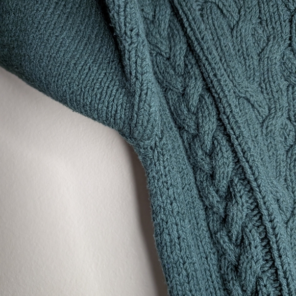 Abercrombie & Fitch Green Turtleneck Sweater Ribbed Knit - Picture 8 of 8